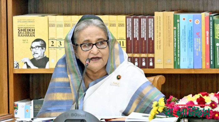 PM for finding overseas employment in new countries